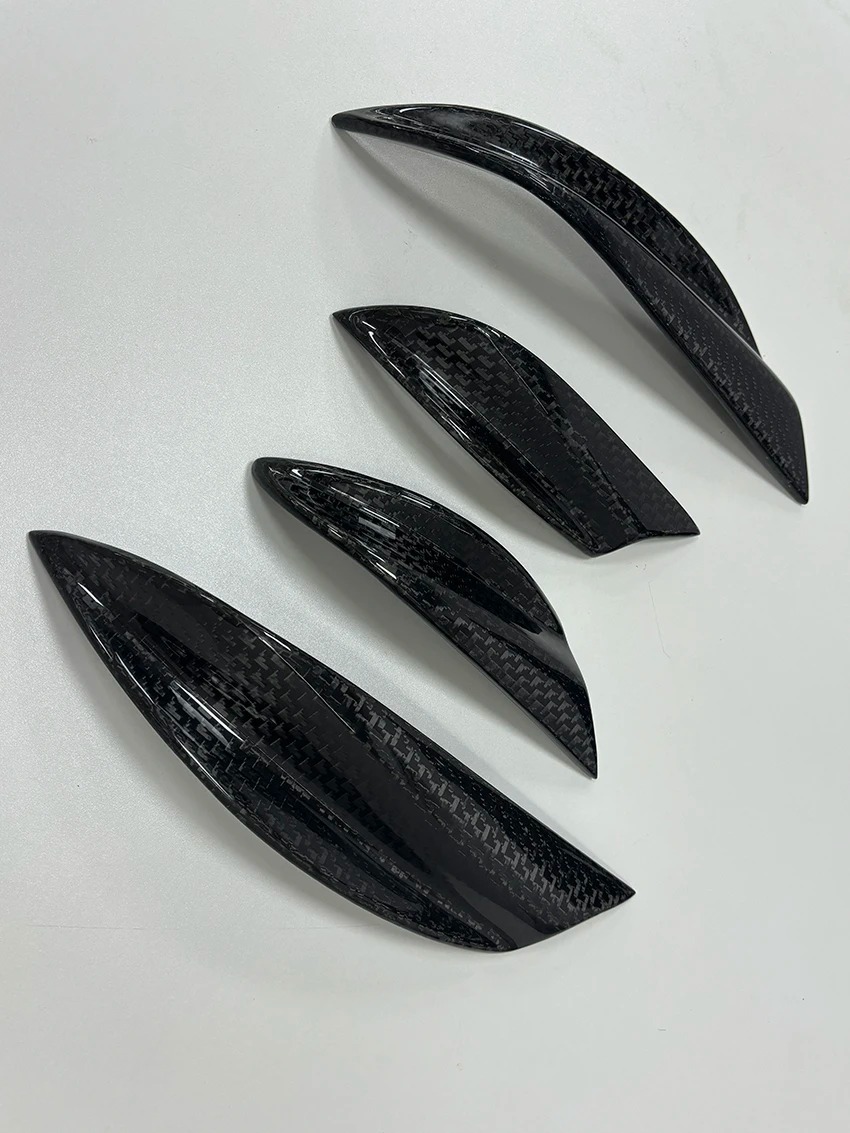 High Quality Fast Delivery Whole Sale Price Wet Carbon Fiber M Style Canards Body Kits for URUS